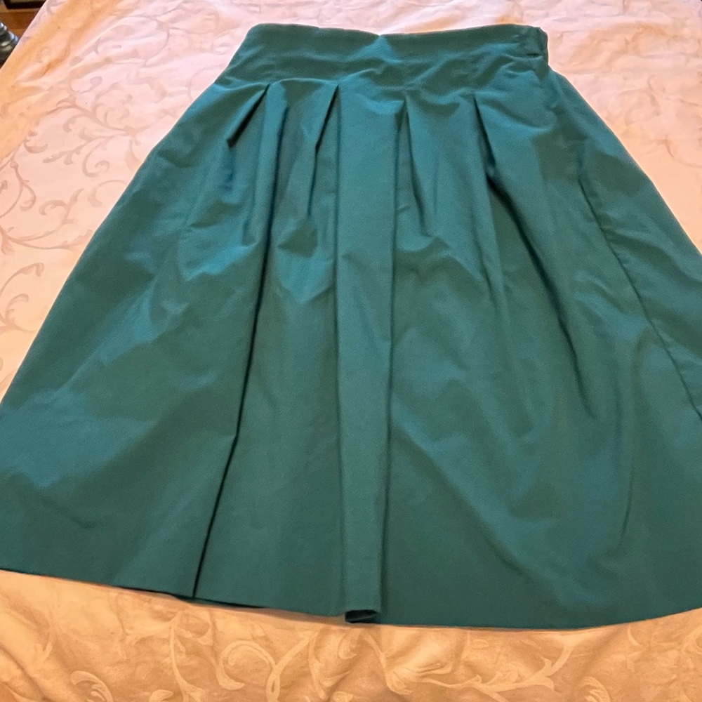 Small green UniQlo skirt